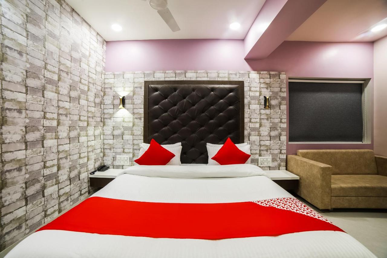 Capital O 41587 Hotel Airport Inn One Ahmadábád Kültér fotó