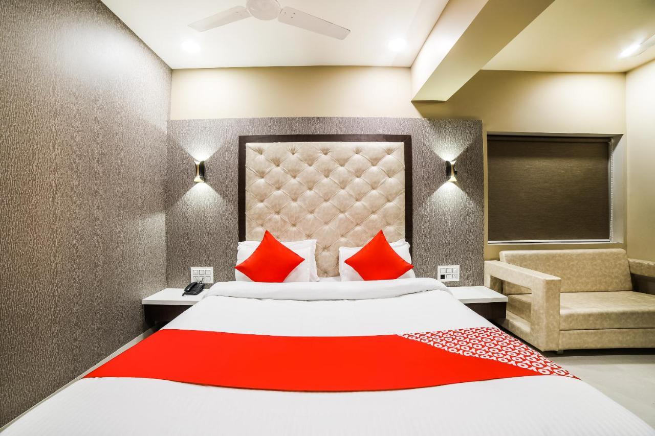 Capital O 41587 Hotel Airport Inn One Ahmadábád Kültér fotó