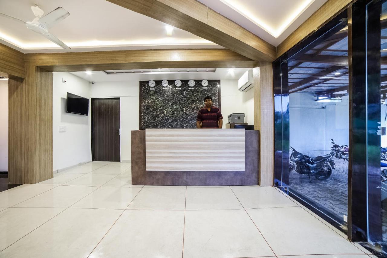 Capital O 41587 Hotel Airport Inn One Ahmadábád Kültér fotó